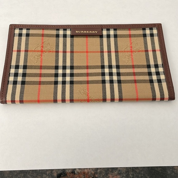 Burberry check book holder. - Picture 3 of 10